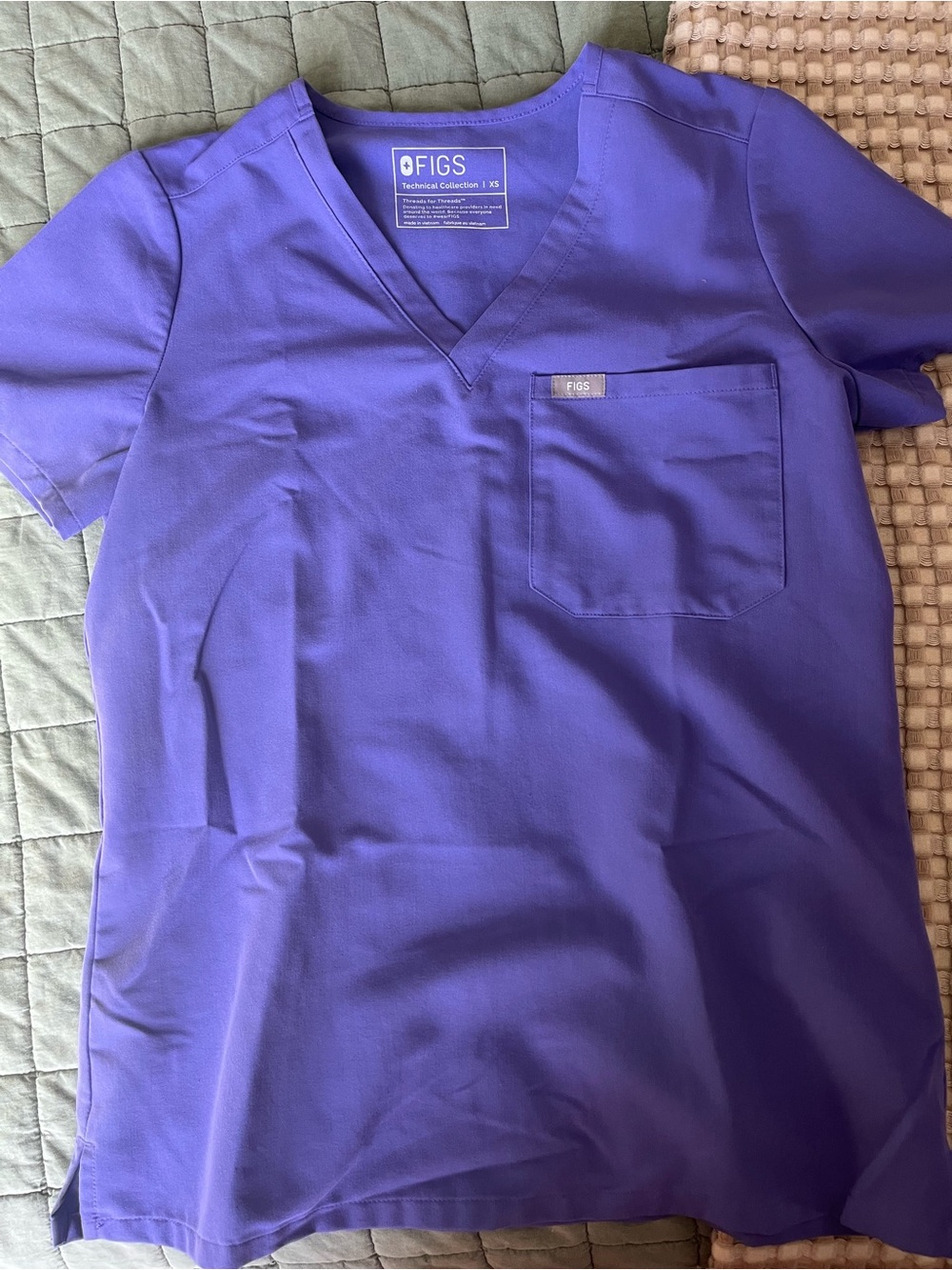 FIGS Catarina One Pocket V-Neck Scrub